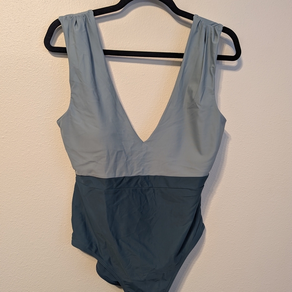 summersalt Other - Summersalt Ruched Backflip Swimsuit